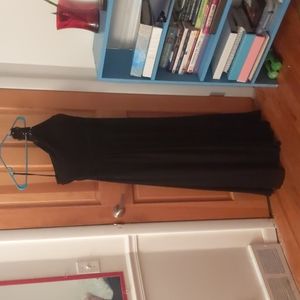 ⚪All Black Formal Dress